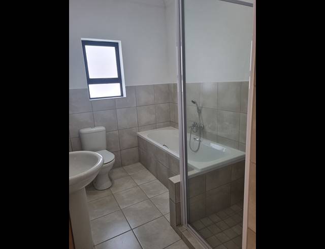 3 bed property for sale in LAAIPLEK